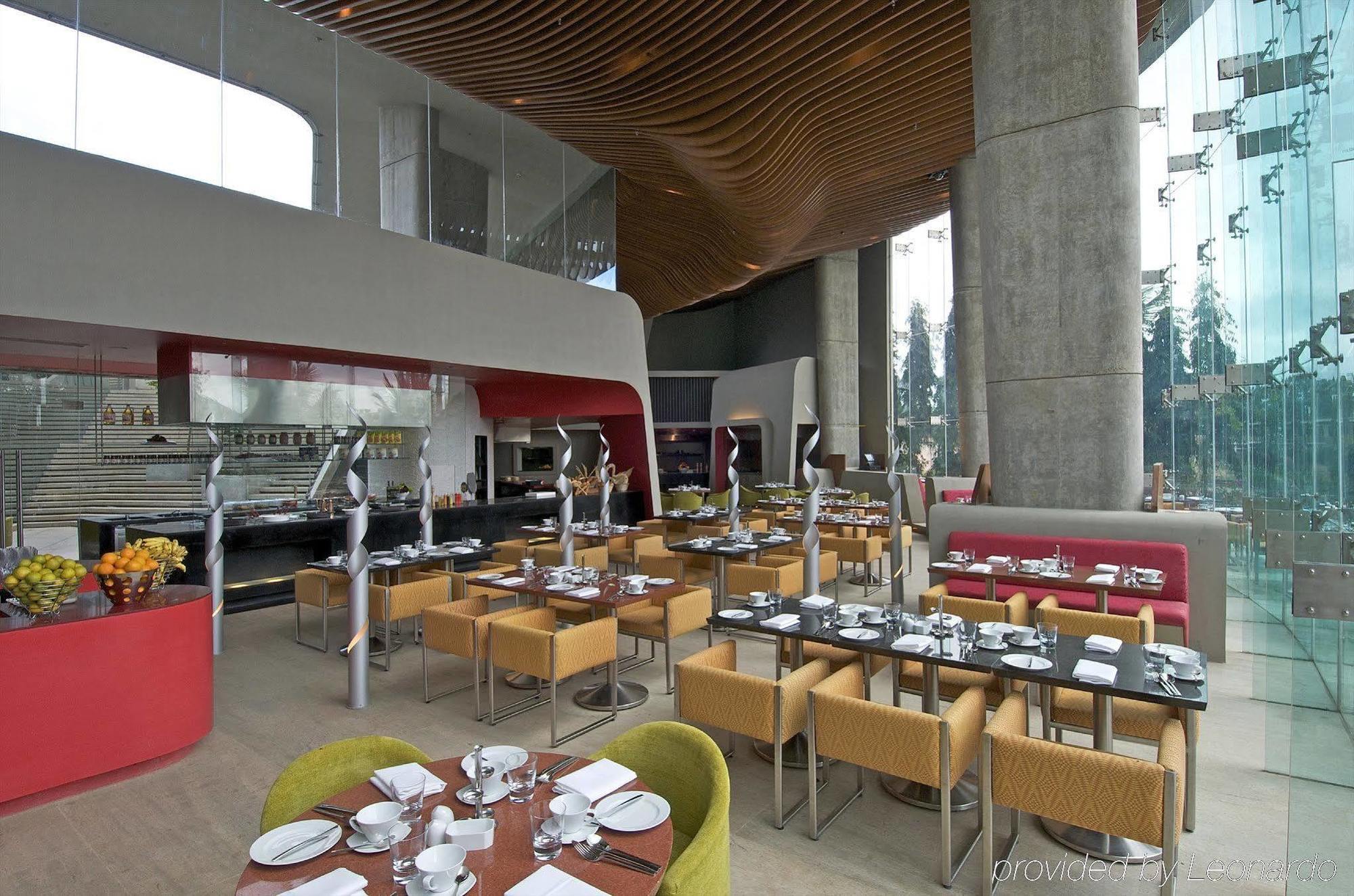 Vivanta Bengaluru, Whitefield Étterem fotó